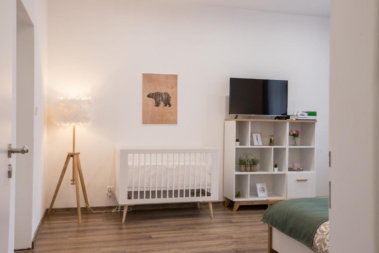 Family Apartment Ostrava Esterno foto