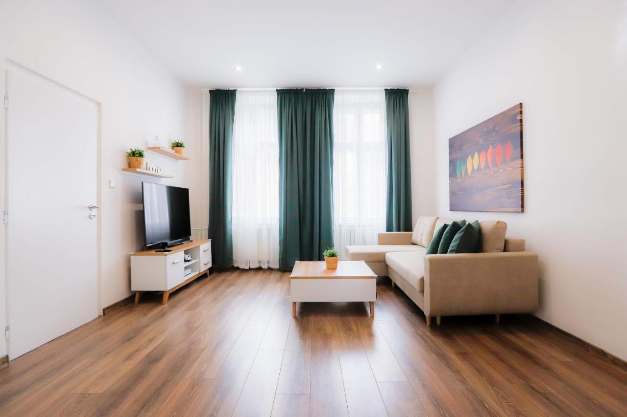 Family Apartment Ostrava Esterno foto