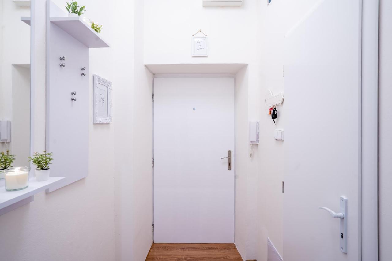 Family Apartment Ostrava Esterno foto