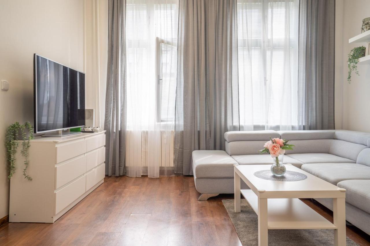 Family Apartment Ostrava Esterno foto