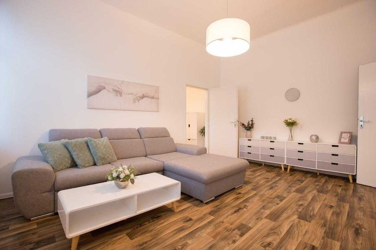 Family Apartment Ostrava Esterno foto